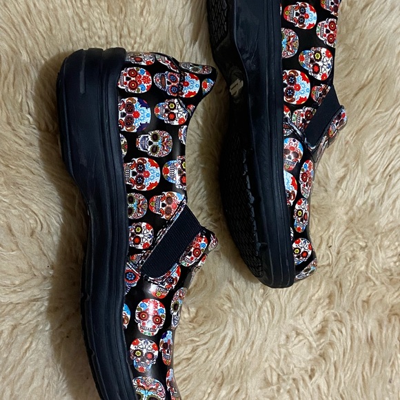 Easy Street clogs - Picture 3 of 5